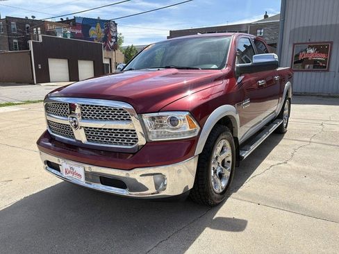 Used 2015 RAM 1500 Laramie w/ Convenience Group AWD/4WD image 3
