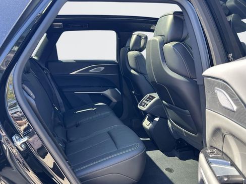 New 2026 Cadillac Lyriq V AWD/4WD image 31