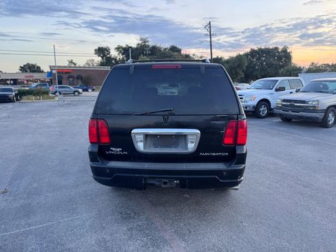 Used 2004 Lincoln Navigator 2WD image 6
