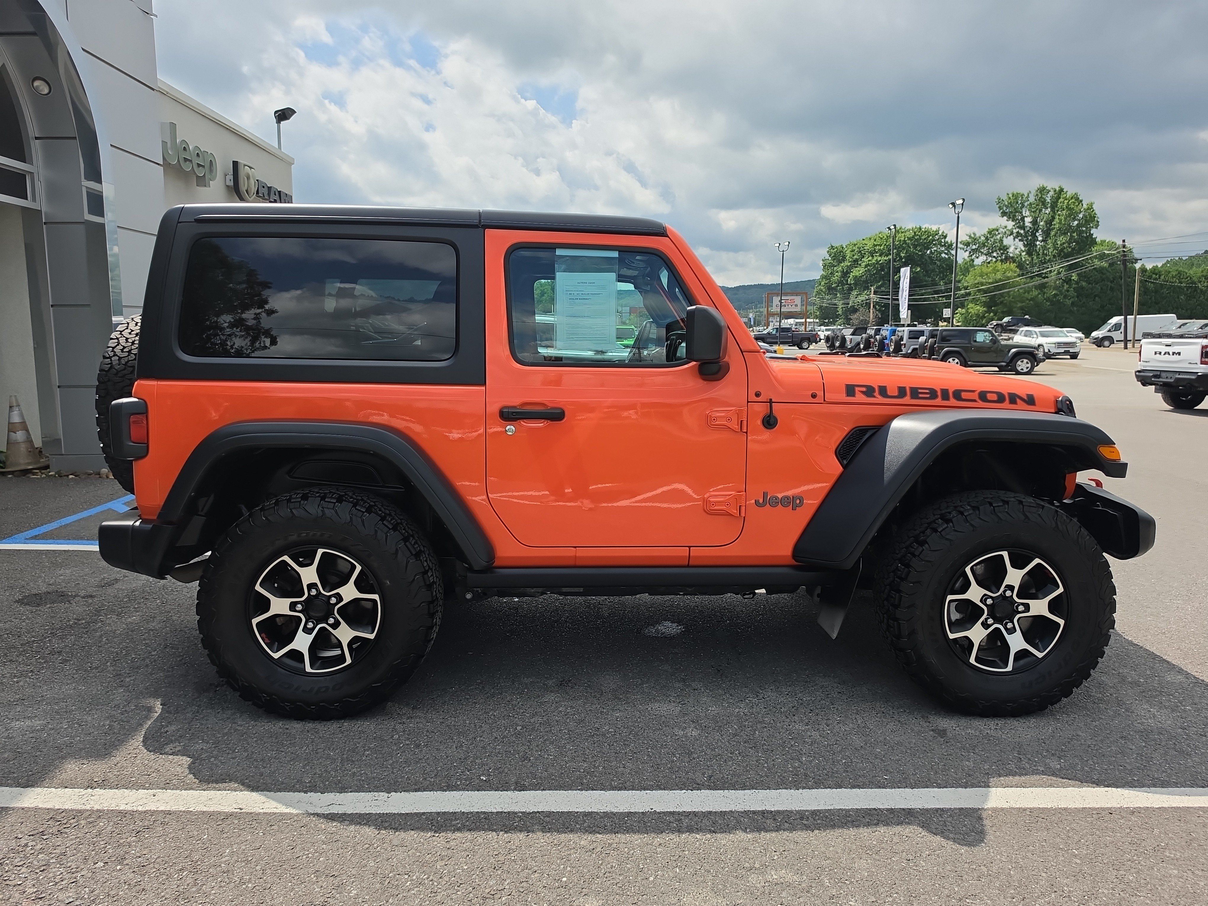 Used 2023 Jeep Wrangler Rubicon w/ Cold Weather Group AWD/4WD image 2