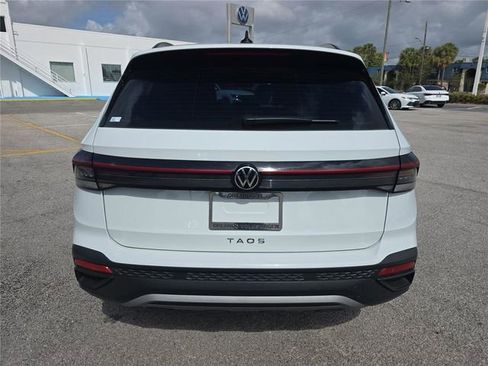 Used 2025 Volkswagen Taos S FWD image 4