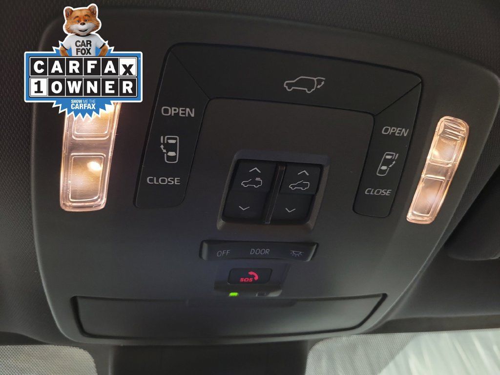 Used 2022 Toyota Sienna XLE FWD image 24