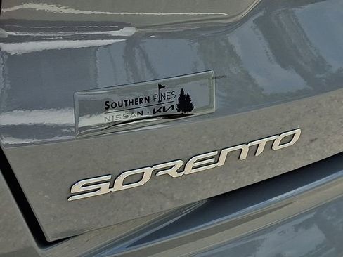 Certified 2023 Kia Sorento SX AWD/4WD image 32