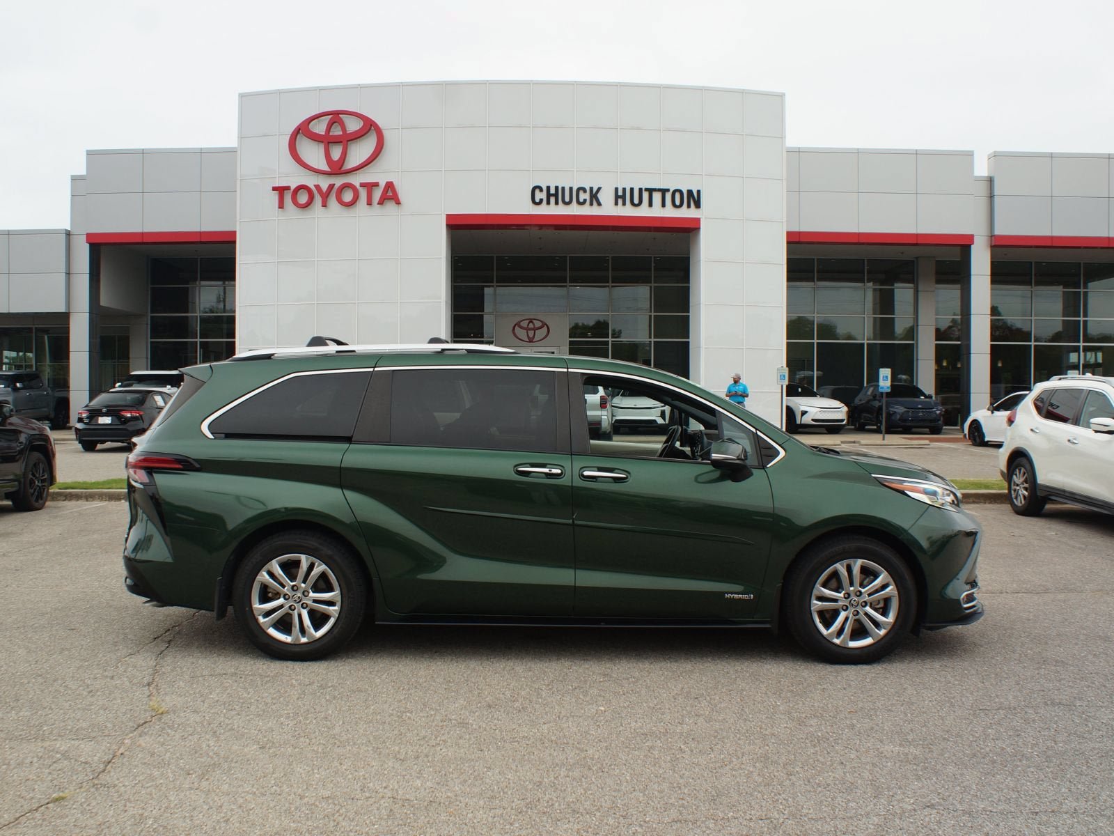 Used 2021 Toyota Sienna Platinum w/ Outdoor Package (TMS) AWD/4WD image 1