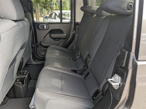 New 2025 Jeep Gladiator Sport image 14