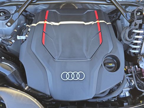 Used 2023 Audi SQ5 Premium Plus w/ Premium Plus Package image 31