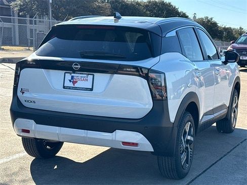 New 2026 Nissan Kicks SV image 9