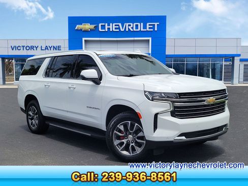 Used 2024 Chevrolet Suburban LT w/ Luxury Package RWD image 1