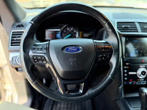 Used 2019 Ford Explorer Sport AWD/4WD image 40