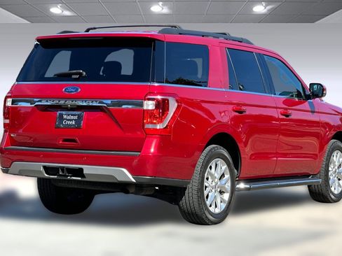 Used 2020 Ford Expedition XLT w/ Equipment Group 202A image 3