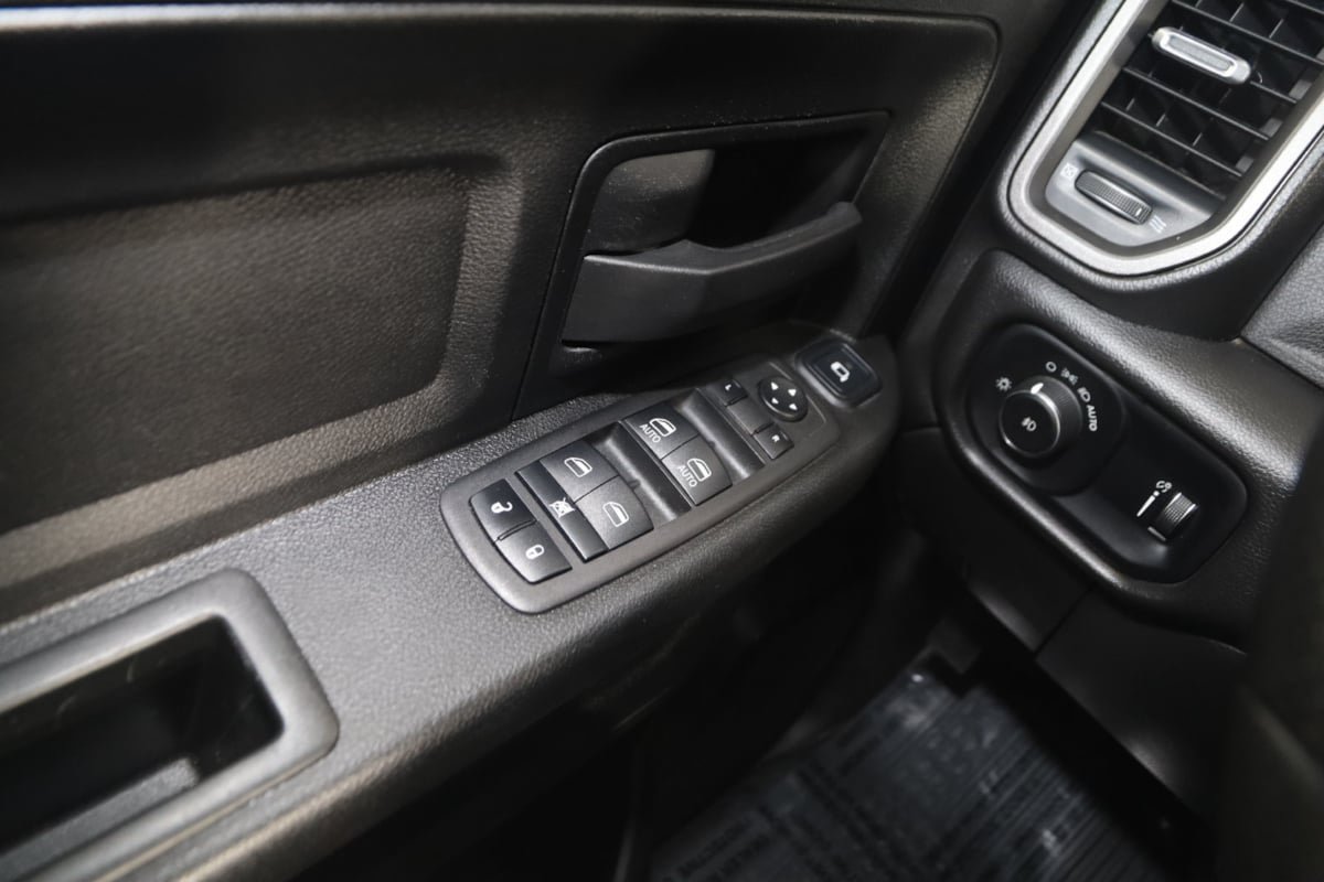 Used 2023 RAM 3500 Tradesman w/ Chrome Appearance Group AWD/4WD image 21