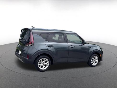 Used 2025 Kia Soul LX w/ LX Technology Package FWD image 14