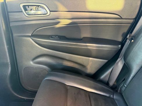 Used 2020 Jeep Grand Cherokee Altitude image 27