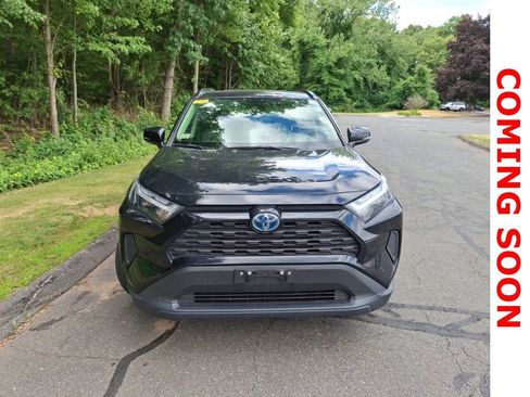 Used 2022 Toyota RAV4 XLE w/ Convenience Package AWD/4WD image 3