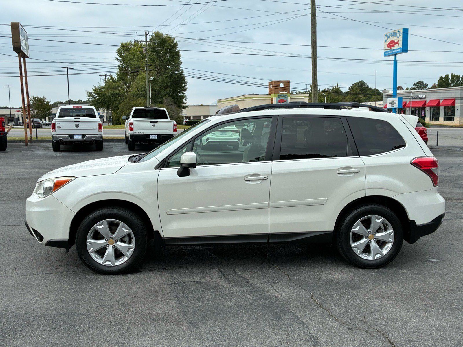 Used 2016 Subaru Forester 2.5i Limited AWD/4WD image 3