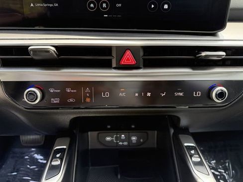 Certified 2025 Kia Sorento S w/ Panoramic Sunroof Package FWD image 19