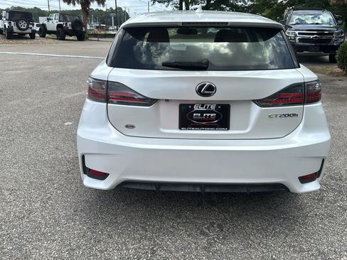Used 2016 Lexus CT 200h FWD image 9
