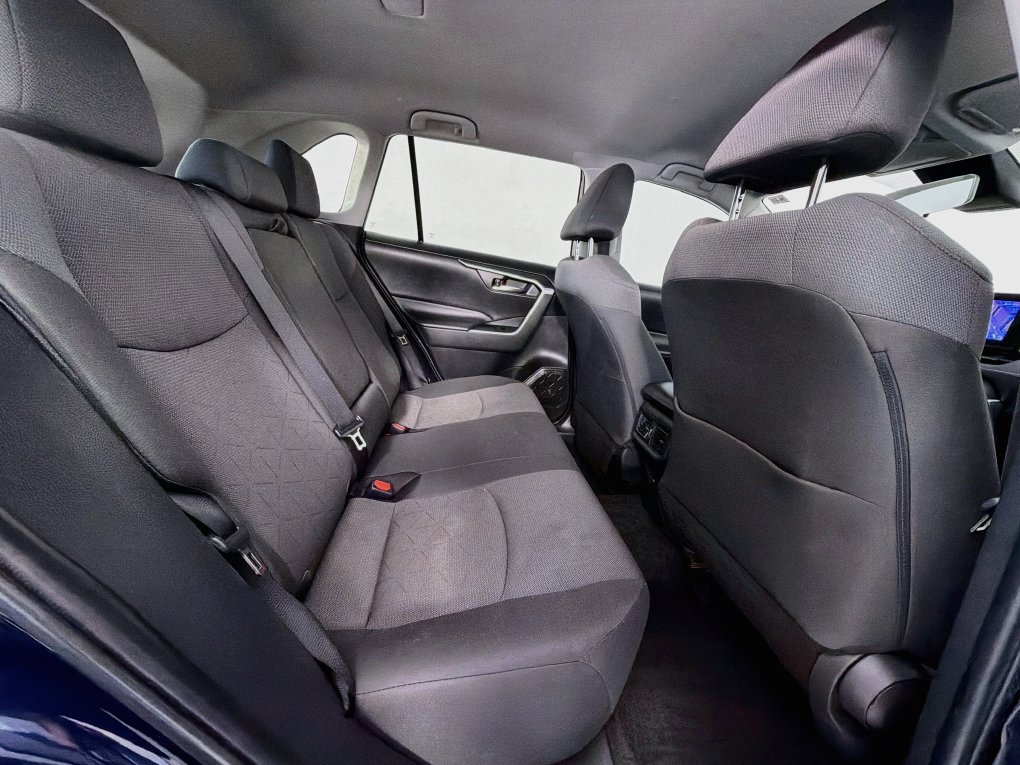 Used 2024 Toyota RAV4 XLE FWD image 28