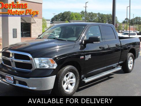 Used 2020 RAM 1500 Classic SLT w/ Luxury Group RWD image 1