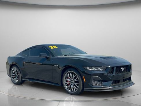 Used 2024 Ford Mustang GT Premium image 8