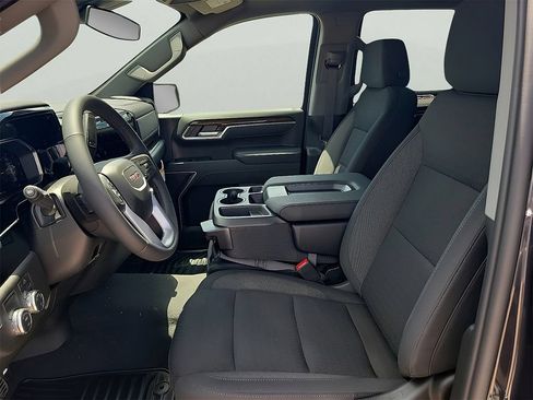 New 2026 GMC Sierra 1500 SLE w/ Preferred Package RWD image 14