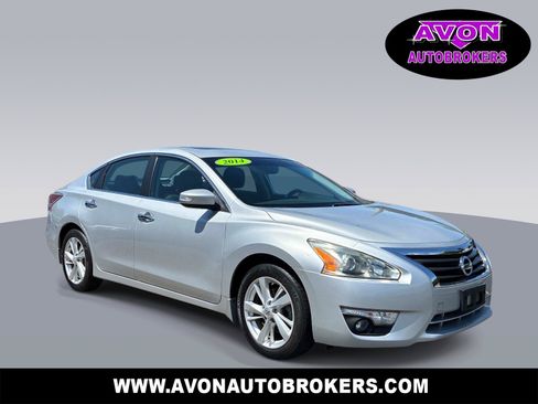 Used 2014 Nissan Altima 2.5 SV w/ Convenience Package FWD image 1