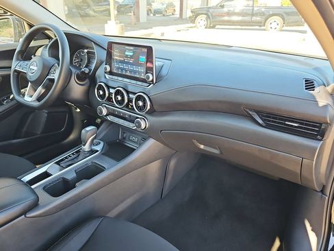 Used 2025 Nissan Sentra SV FWD image 32