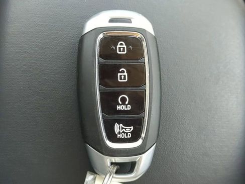 Used 2025 Hyundai Venue SEL FWD image 26