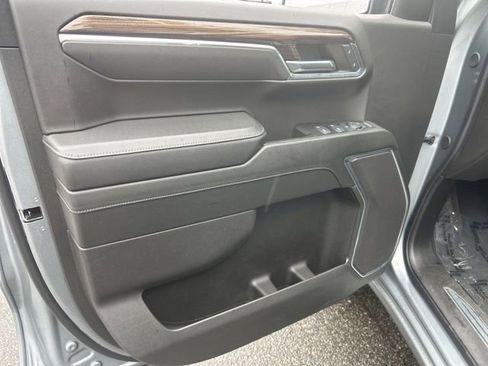 Used 2024 Chevrolet Silverado 1500 LT AWD/4WD image 9
