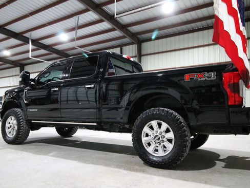 Used 2017 Ford F250 Platinum w/ Platinum Ultimate Package image 8