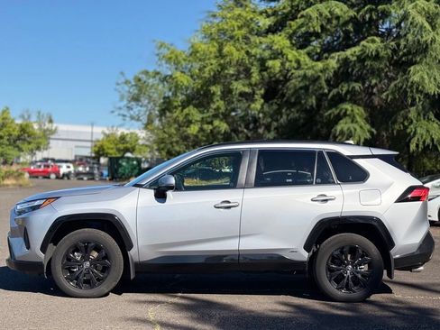 Used 2024 Toyota RAV4 SE w/ Convenience Package AWD/4WD image 2