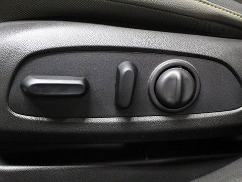 Used 2025 Chevrolet Trax ACTIV w/ Driver Confidence Package FWD image 17