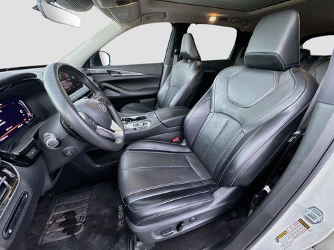 Used 2023 INFINITI QX60 Luxe w/ Cargo Package FWD image 8