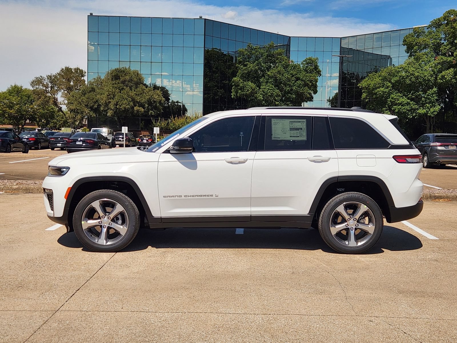 New 2026 Jeep Grand Cherokee Limited AWD/4WD image 3