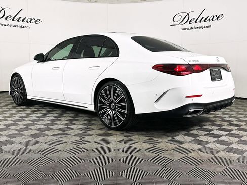 Used 2025 Mercedes-Benz E 450 4MATIC Sedan w/ Night Package image 4