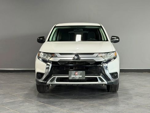 Used 2019 Mitsubishi Outlander SE AWD/4WD image 2