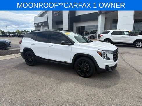 Used 2023 GMC Terrain SLT w/ Tech Package FWD image 2