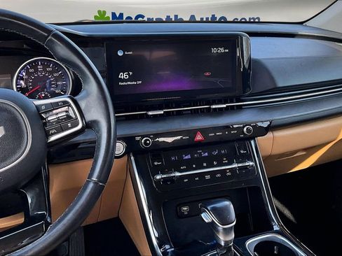 Used 2022 Kia Carnival EX image 10