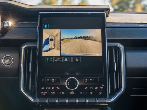 Used 2024 GMC Acadia Elevation image 35