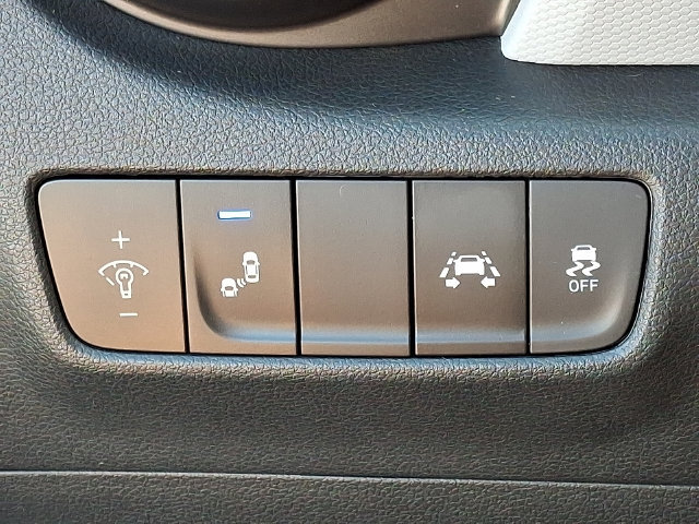 Used 2021 Hyundai Kona Limited AWD/4WD image 26