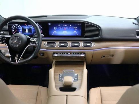 Used 2024 Mercedes-Benz GLE 450e 4MATIC w/ Driver Assistance Package image 22