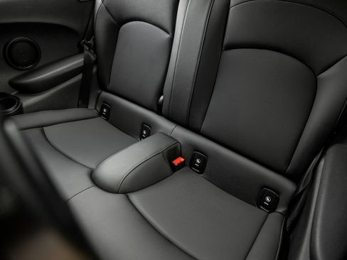 Used 2023 MINI Cooper 2-Door Hardtop FWD image 33