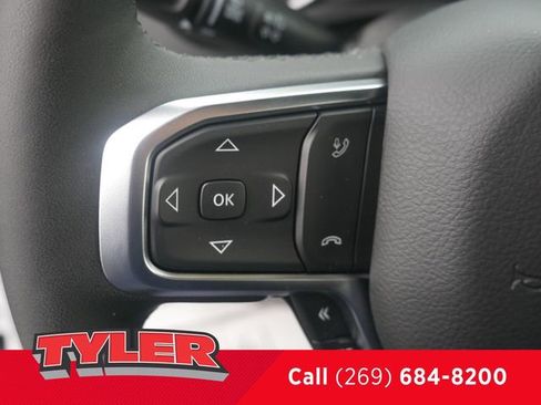 New 2026 RAM 1500 4x4 Crew Cab image 28