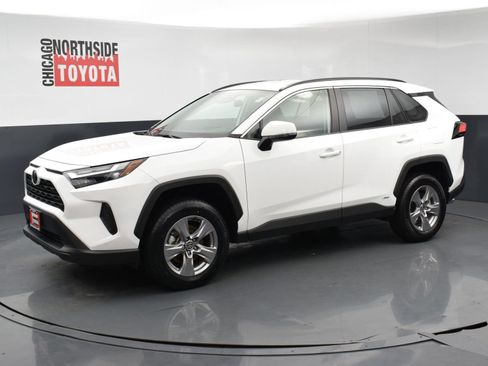 Used 2025 Toyota RAV4 XLE AWD/4WD image 8