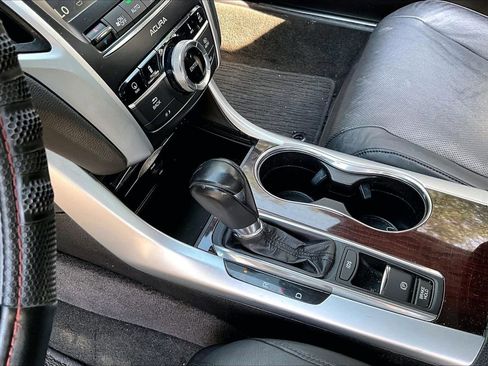 Used 2017 Acura TLX w/ Technology Package image 15