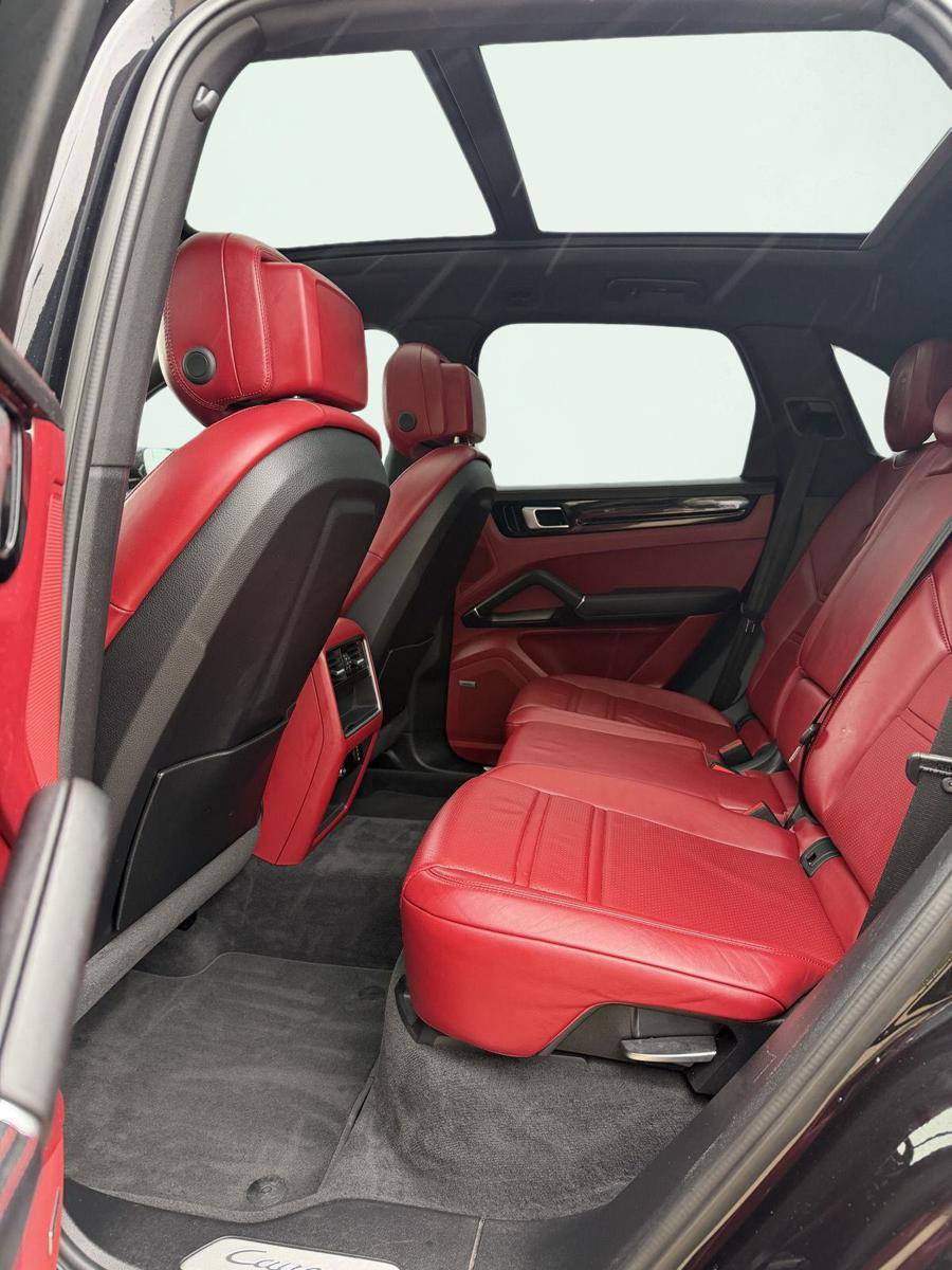 Used 2019 Porsche Cayenne AWD/4WD image 11
