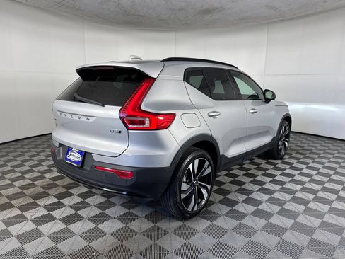 Used 2025 Volvo XC40 B5 Plus AWD/4WD image 5