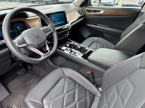 Used 2024 Volkswagen Atlas SE FWD image 10