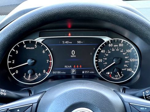 Used 2024 Nissan Altima 2.5 SV FWD image 23