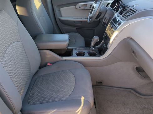 Used 2010 Chevrolet Traverse LT w/ Personal Connectivity Package image 11